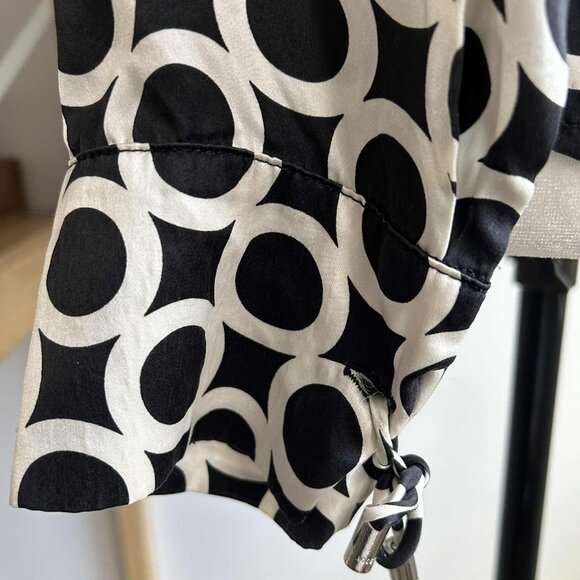 Vintage Josef Black & Ivory Pure Silk Geometric Print Button-Front Blouse – US 6 - Picture 8 of 9